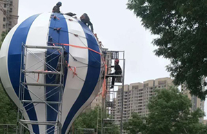 熱氣球<p>天津某廣場，熱氣球制作使用了寧波匯聚彩色膜材</p>
